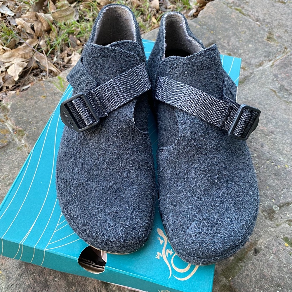 NWT Chaco Paonia black, size 9 (original box)